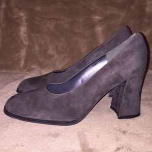 NWOT Marquise Sz 7.5M dk gray suede 3.25” heels